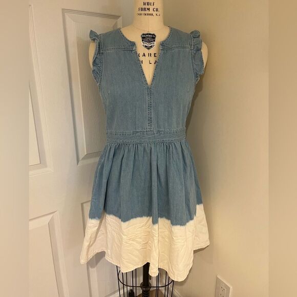 kate spade Dresses & Skirts - Kate Spade size 8 Blue White Dip Dye Denim Ruffle Sleeves Dress Broome Street